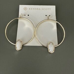 Kendra Scott Elora Gold Hoop Earrings in Ivory